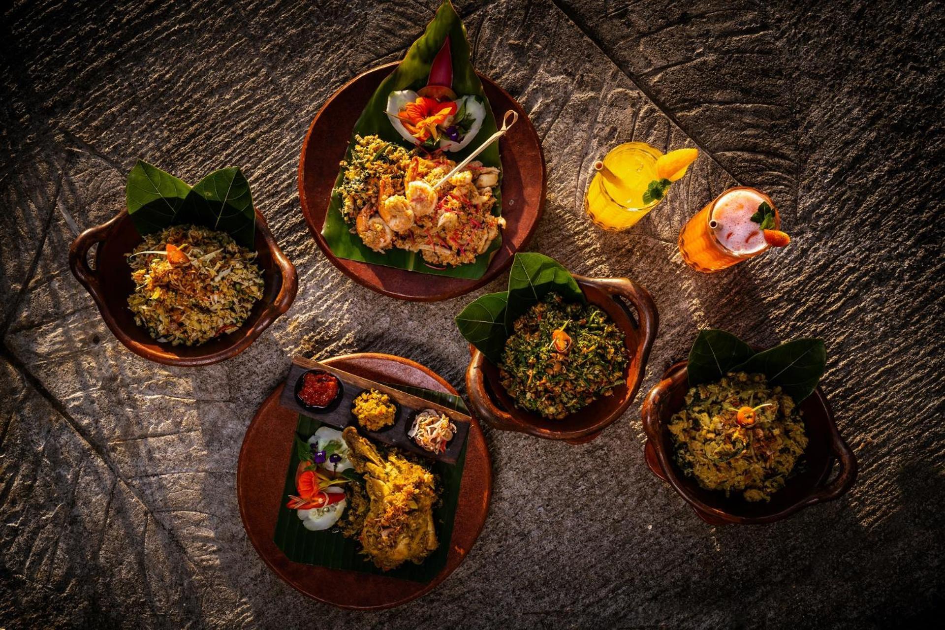 Munduk Moding Plantation Nature Resort Eksteriør bilde A selection of Thai dishes